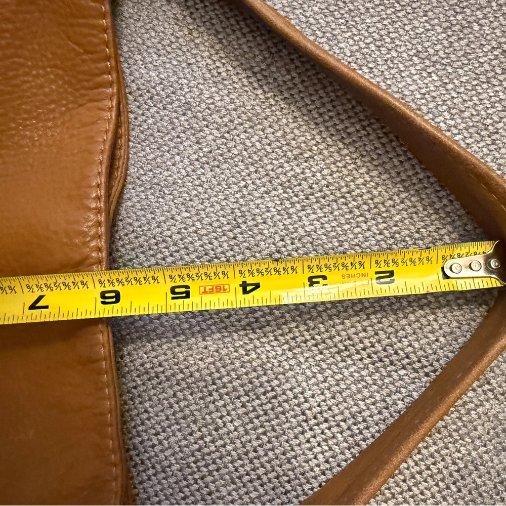 Michael Kors Tan Leather Shoulder Bag - Picture 4 of 6